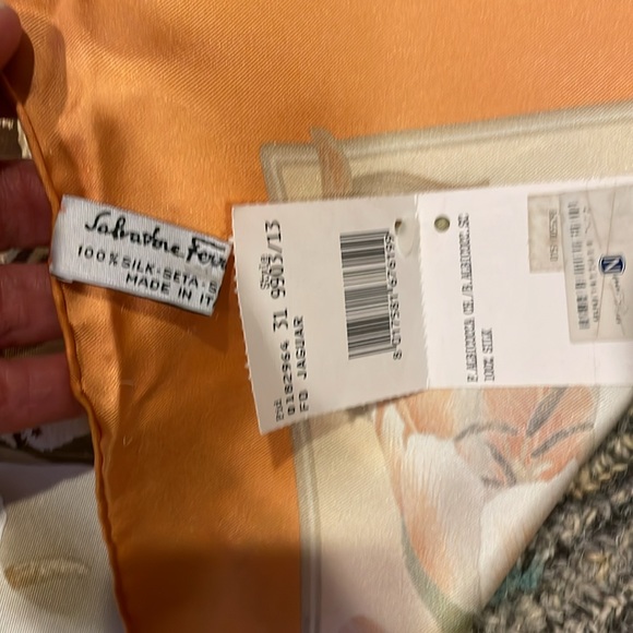 NWT Salvatore Ferragamo silk scarf - Picture 2 of 3